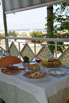 Mondial Hotel