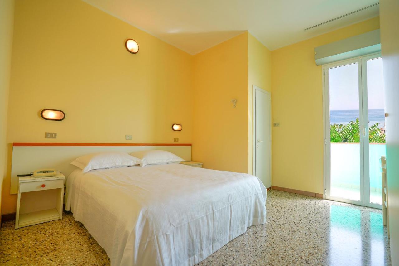 Mondial Hotel