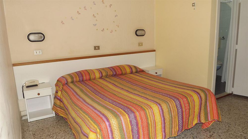 Hotel Mondial 3*